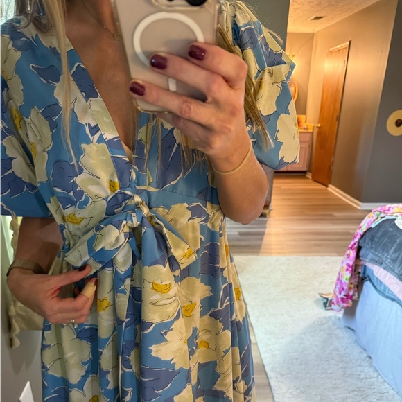 Blue Door Boutique Floral Blue and White Maxi Dress - Picture 3 of 4